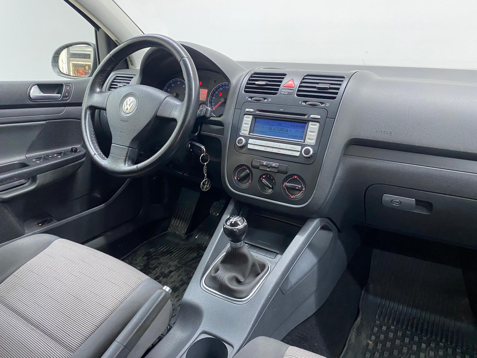 VOLKSWAGEN GOLF 24